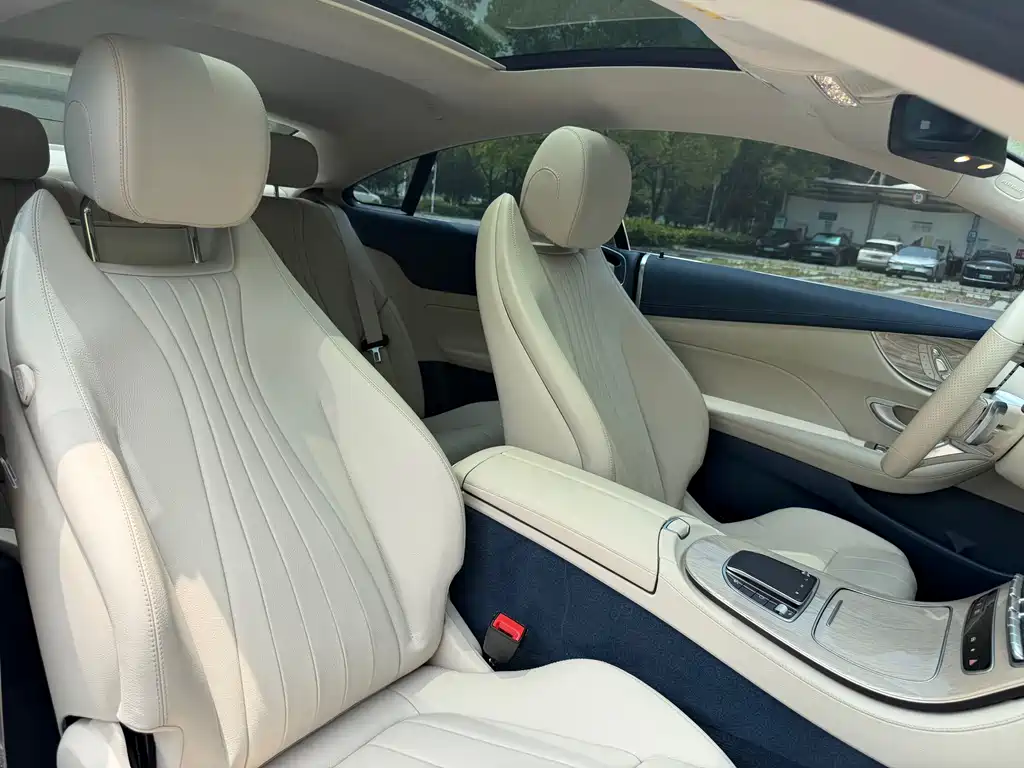 Mercedes-Benz E-Class 2022 — фото 14