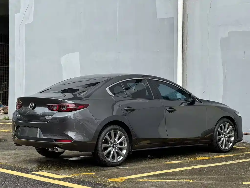 Mazda 3 Axela 2022