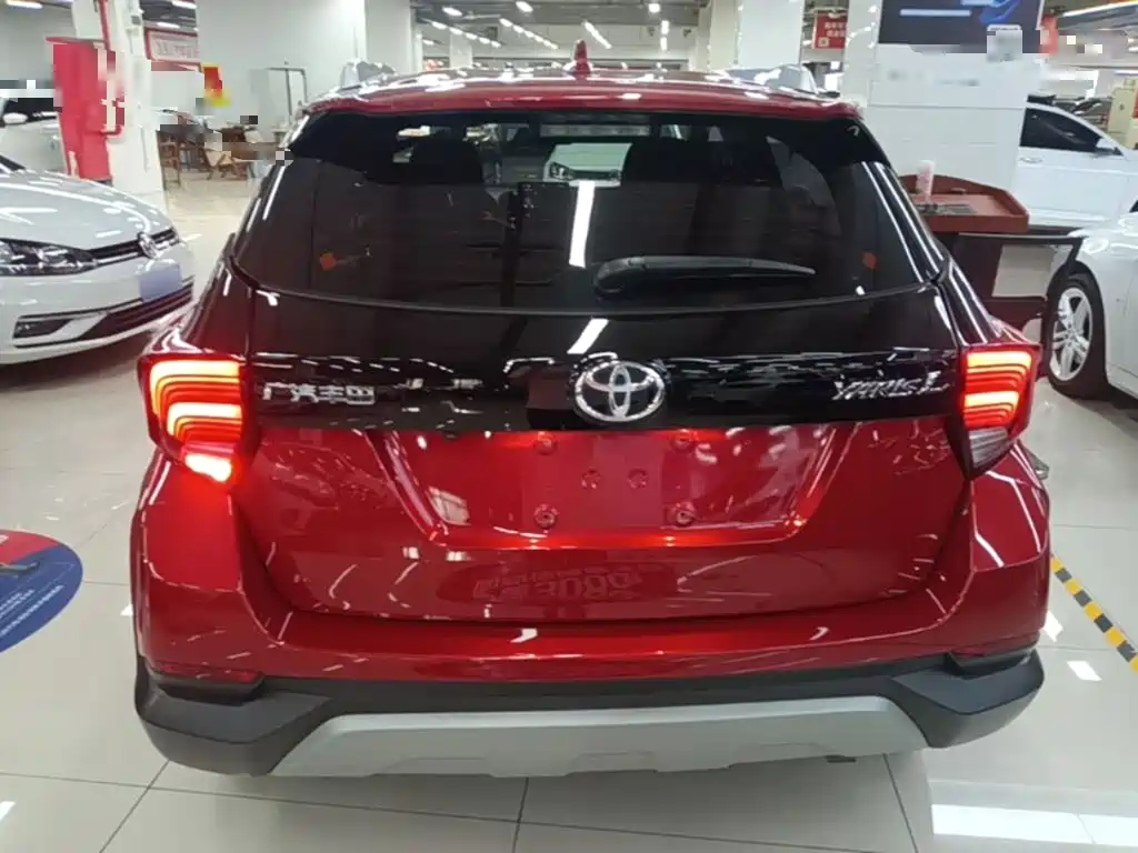 Toyota Yaris L 2021