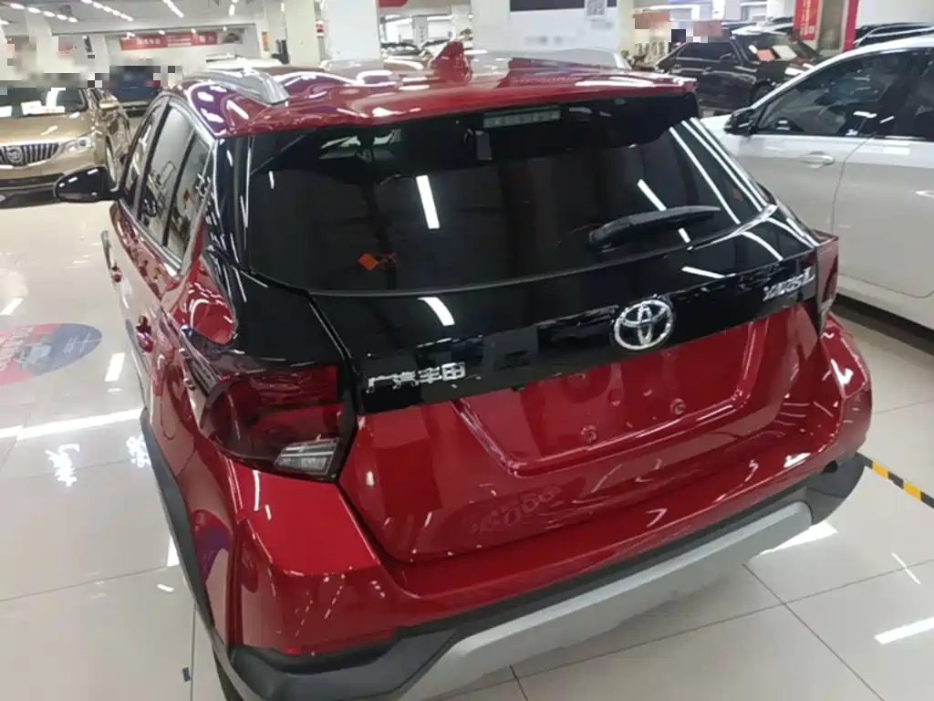 Toyota Yaris L 2021