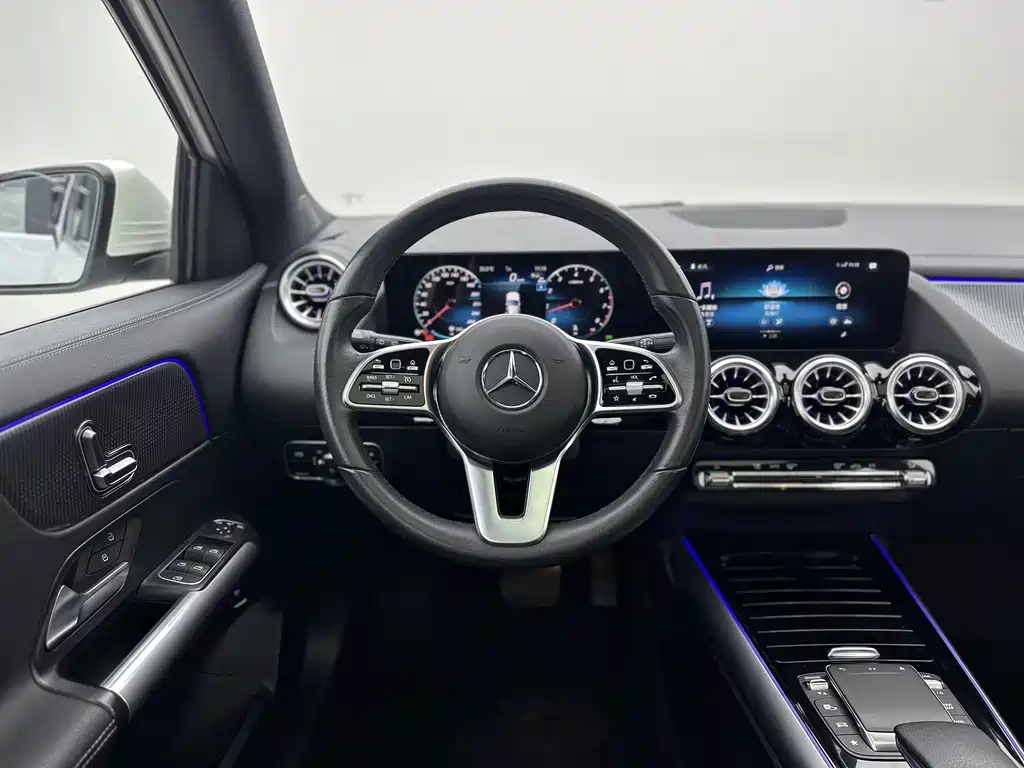 Mercedes-Benz GLA 2023