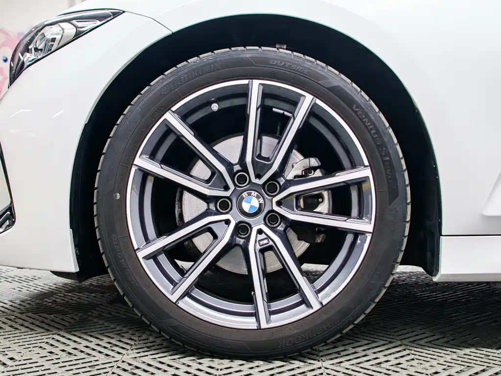 BMW 3 Series 2023 — фото 18