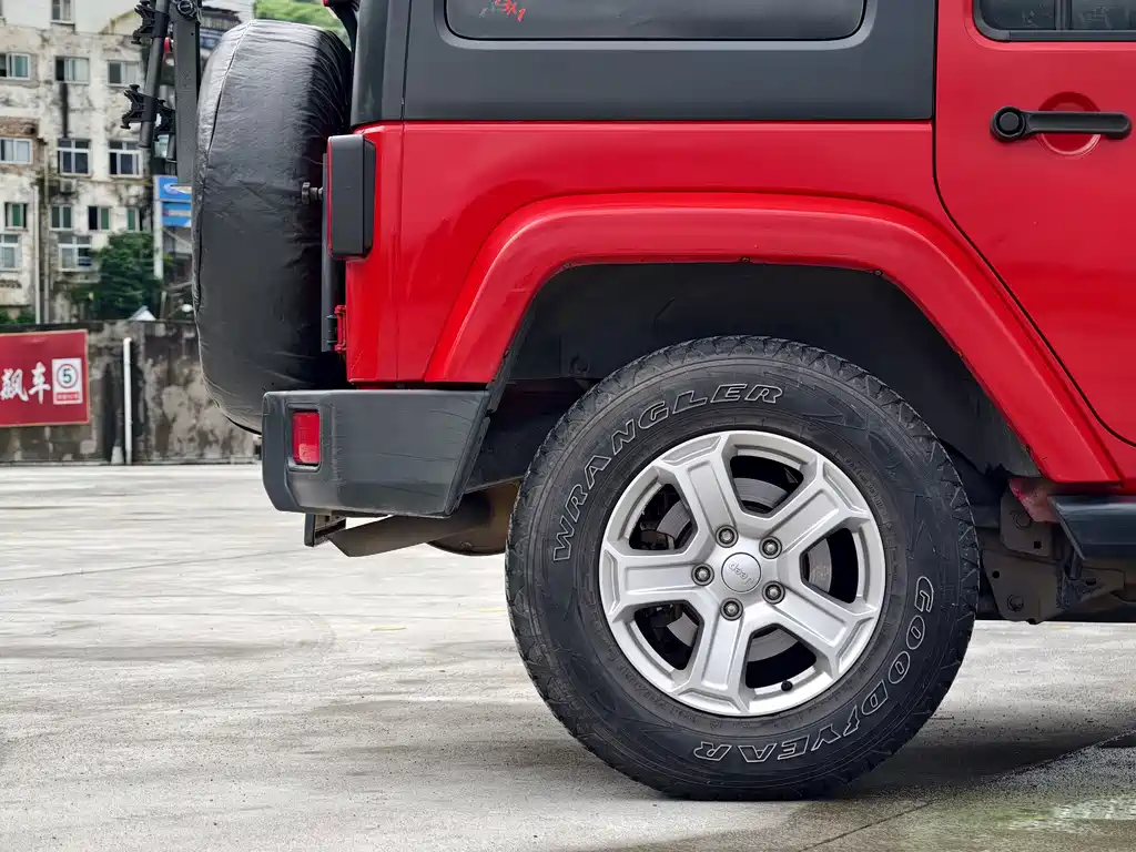 Jeep Wrangler 2016 — фото 26