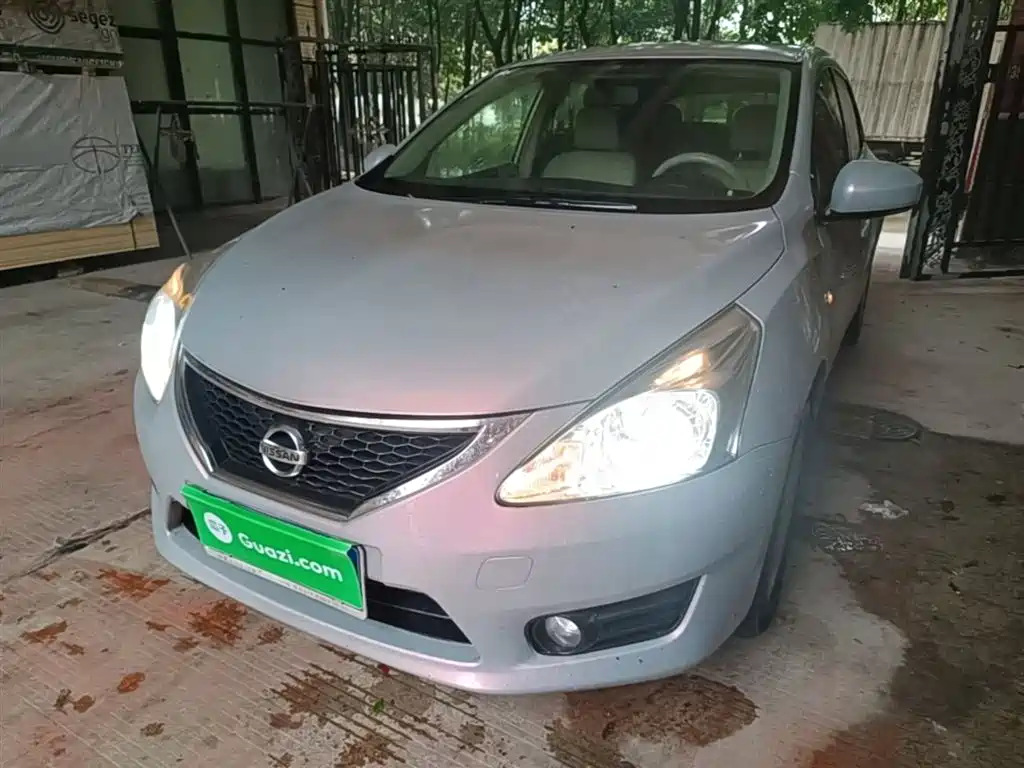 Nissan Tiida 2014