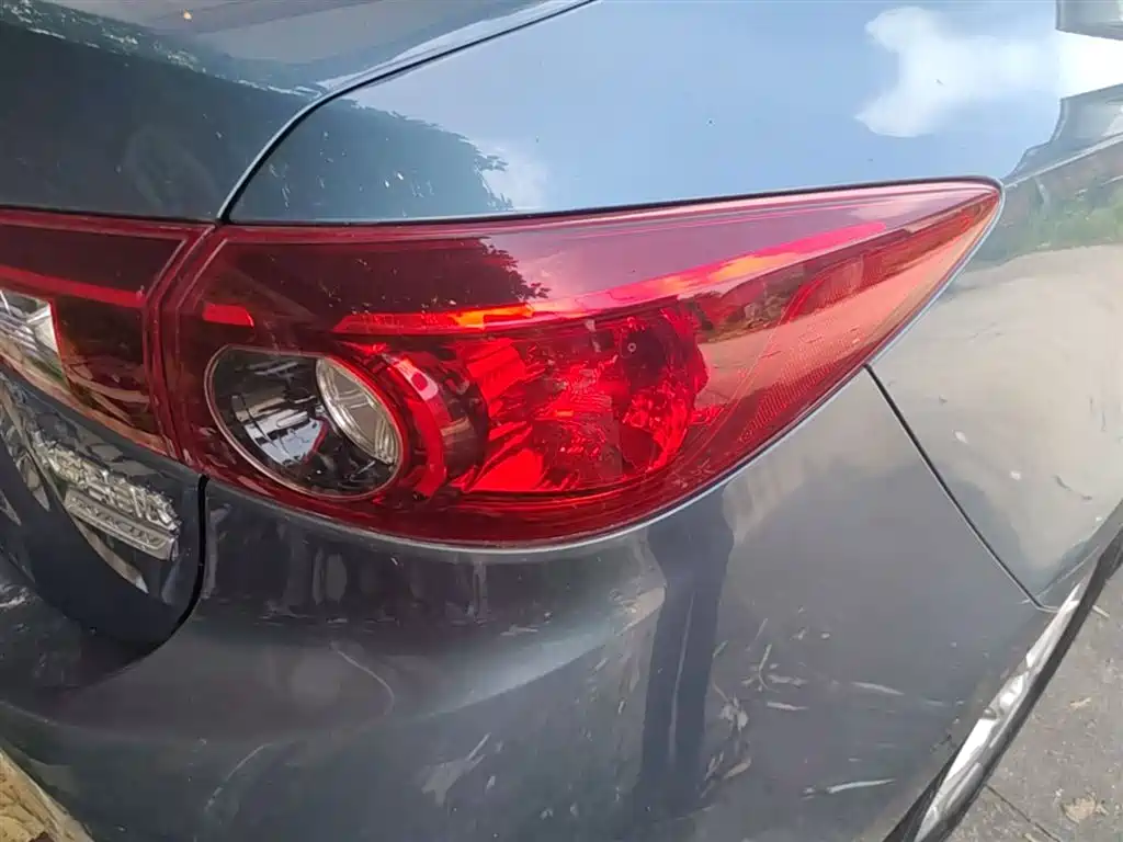 Mazda 3 Axela 2016 — фото 8