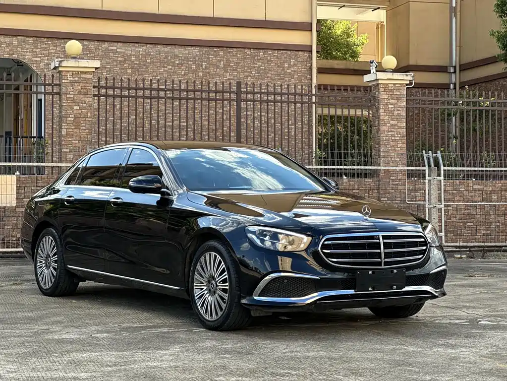Mercedes-Benz E-Class 2023 — фото 3