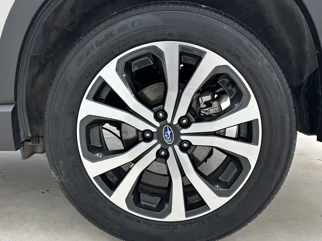 Subaru Forester 2023 — фото 17