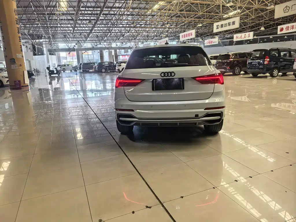 Audi Q3 2022 — фото 10