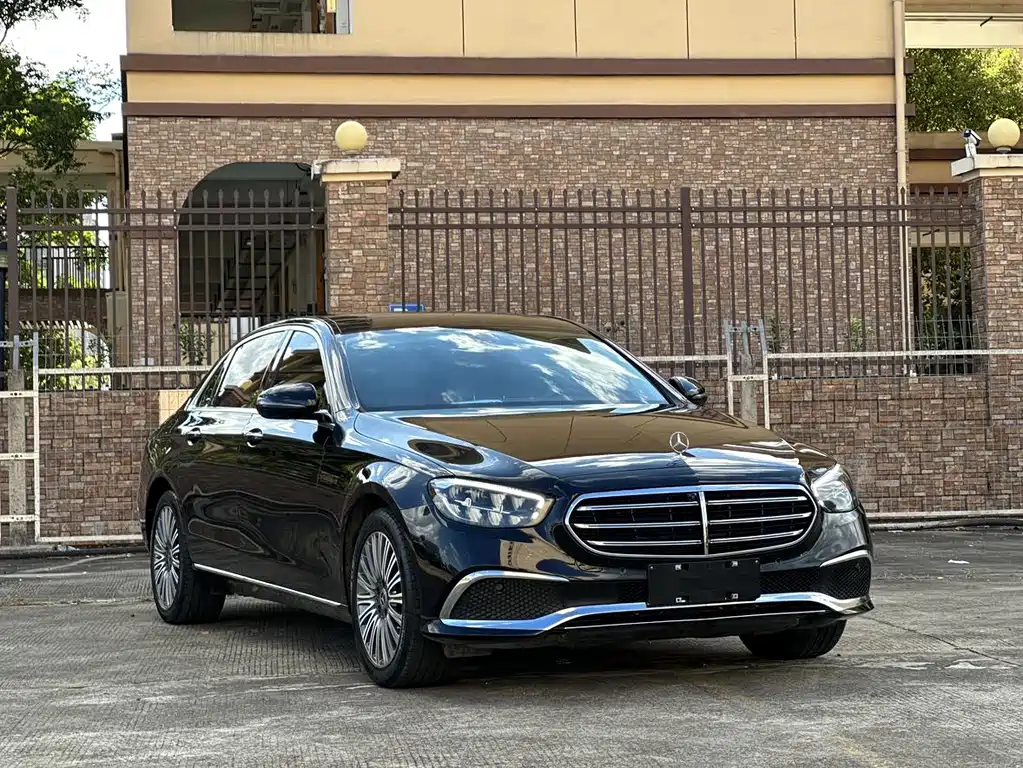 Mercedes-Benz E-Class 2023 — фото 2
