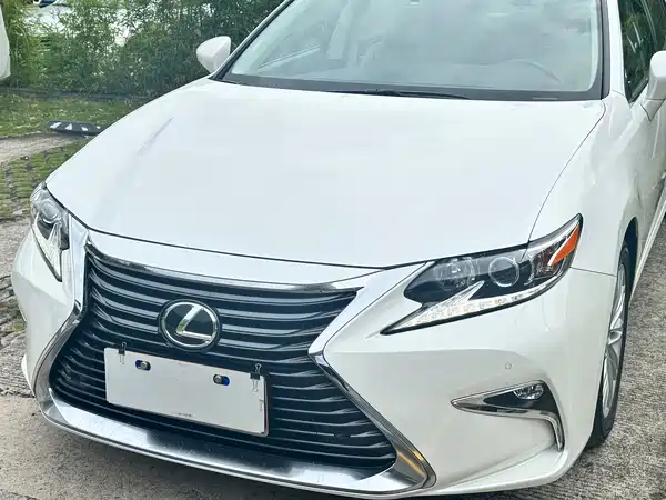 Lexus ES 2017