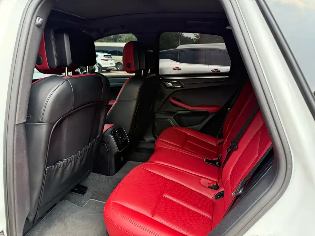 Porsche Macan 2019 — фото 11