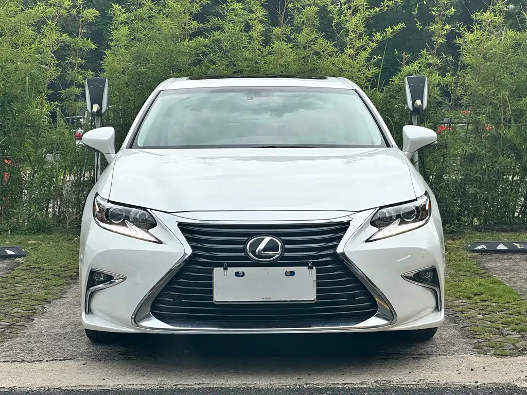 Lexus ES 2017