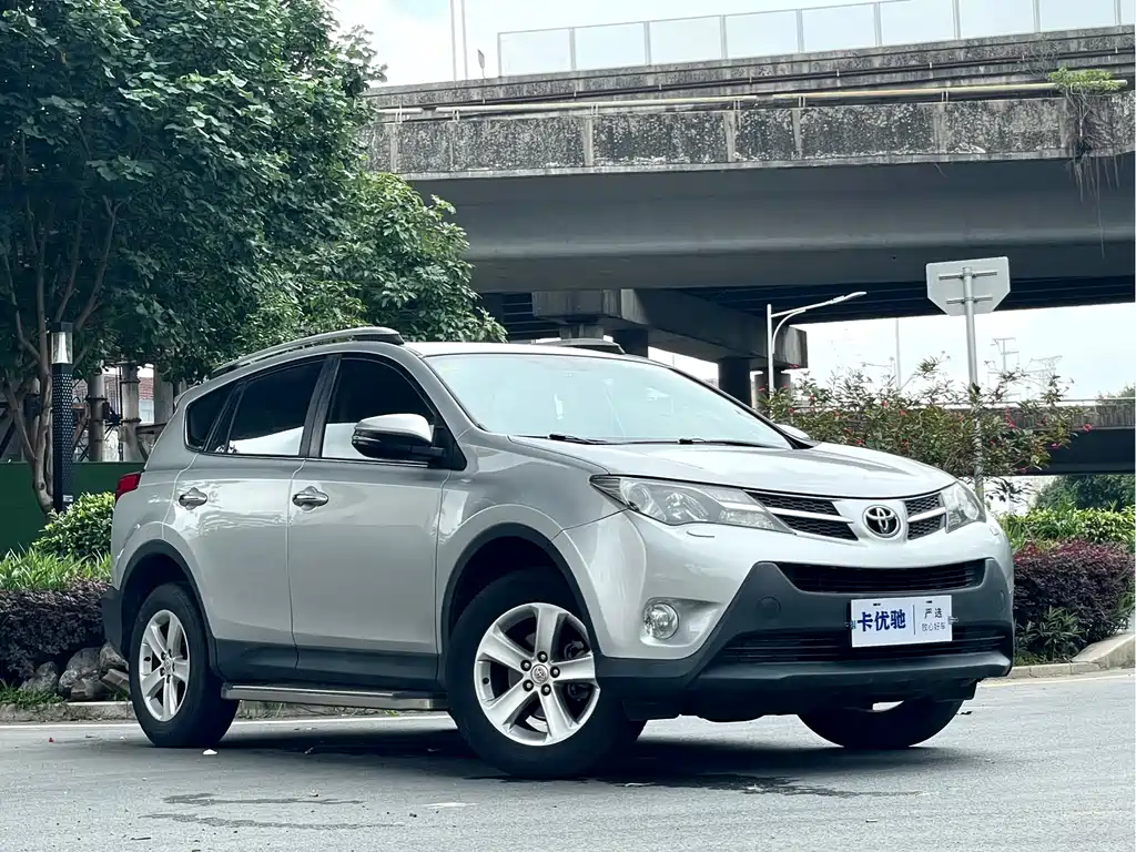 Toyota RAV4 2014 — фото 6