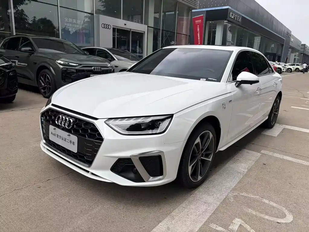Audi A4L 2025 — фото 2