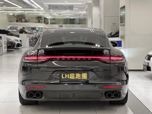 Porsche Panamera 2022