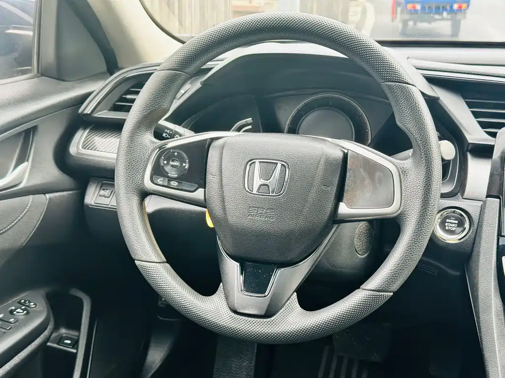 Honda Civic 2017 — фото 24