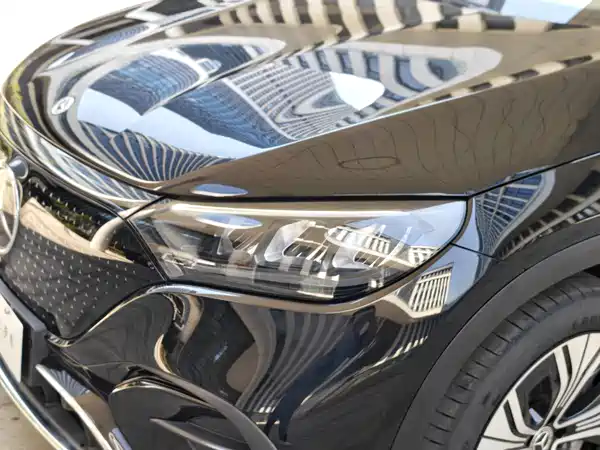 Mercedes-Benz EQE SUV 2025