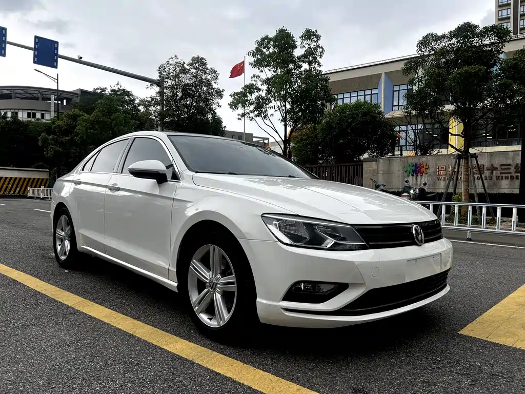 Volkswagen Lamando 2015