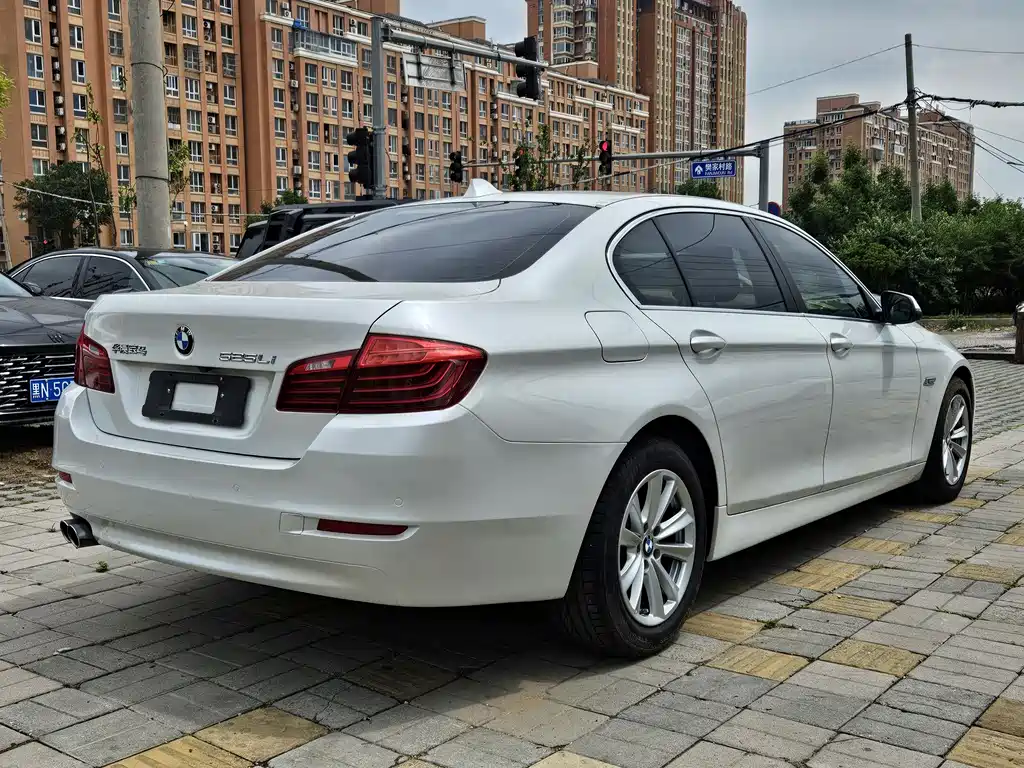 BMW 5 Series 2016 — фото 4