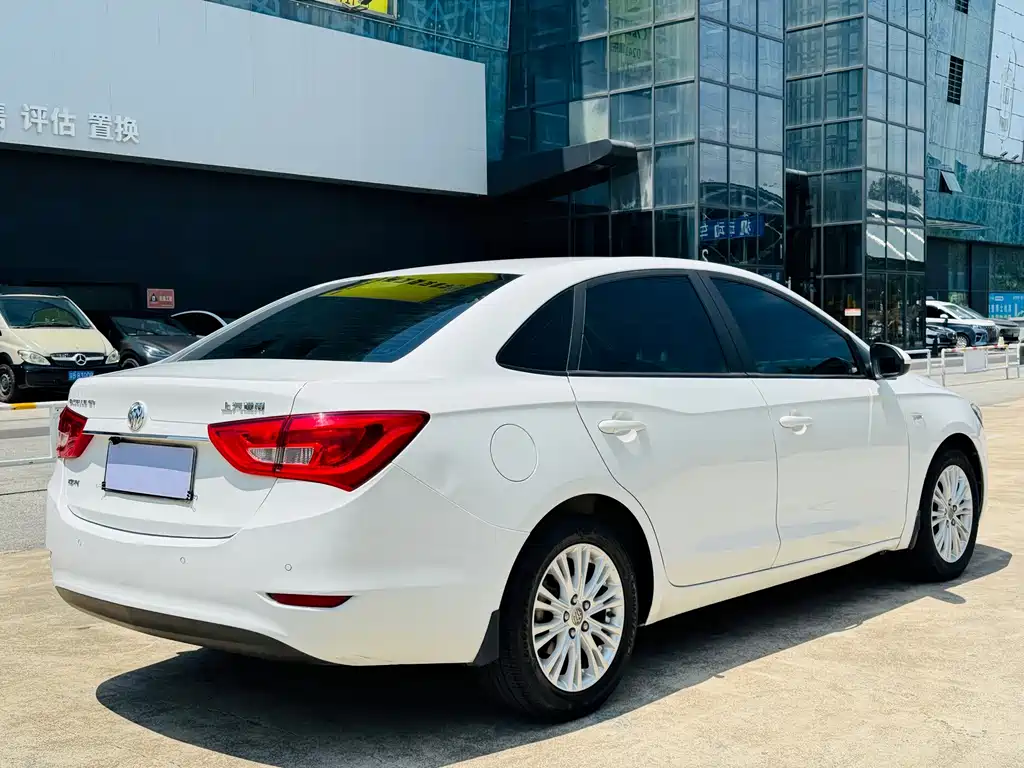 Buick Excelle 2017 — фото 15