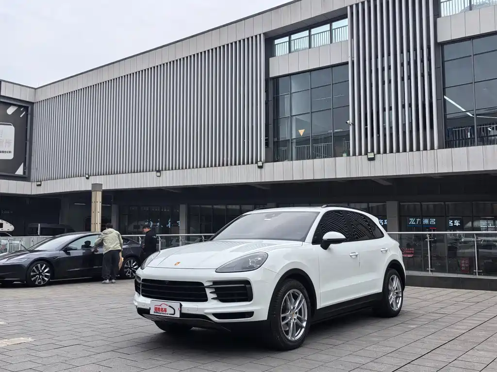 Porsche Cayenne 2018 — фото 1