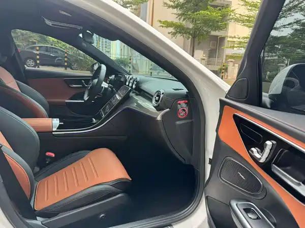 Mercedes-Benz C-Class 2025