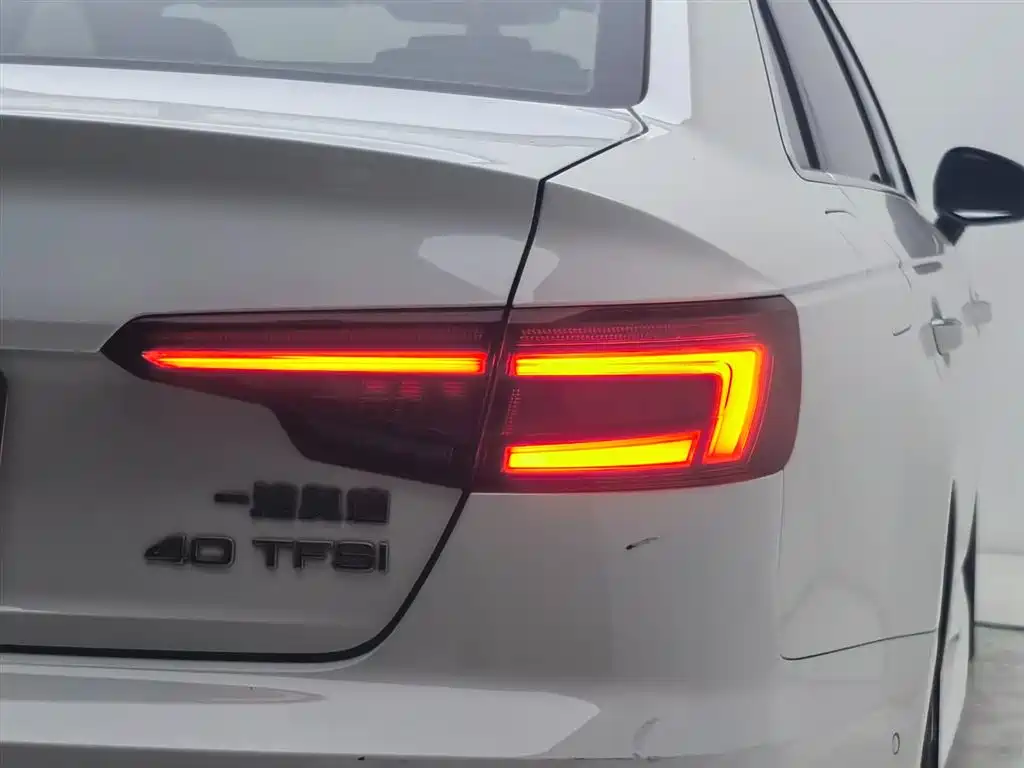 Audi A4L 2019 — фото 21
