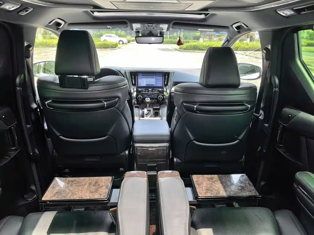 Toyota Alphard 2021 — фото 14