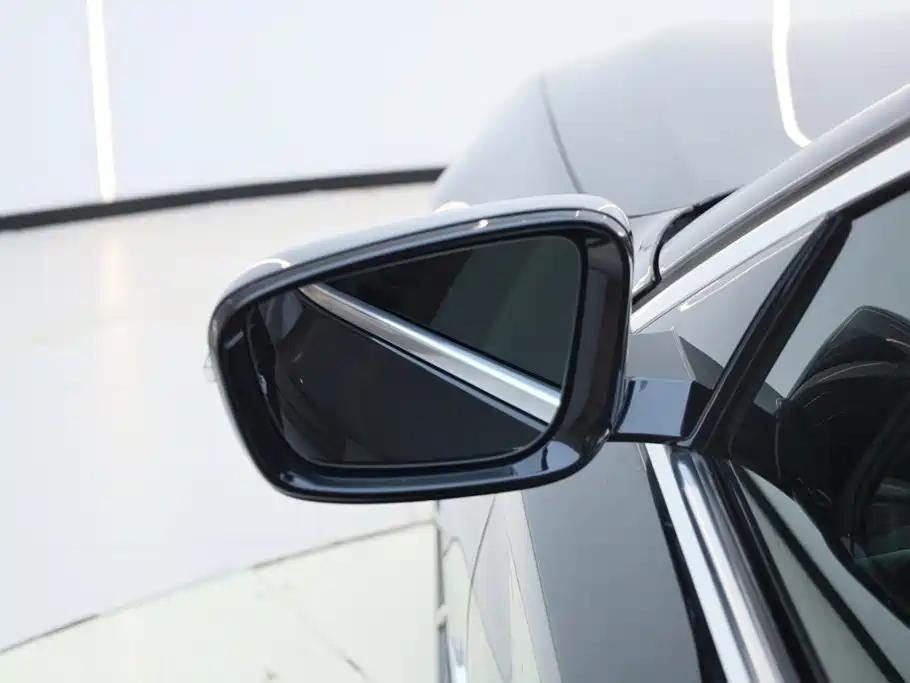 BMW 5 Series 2022 — фото 14