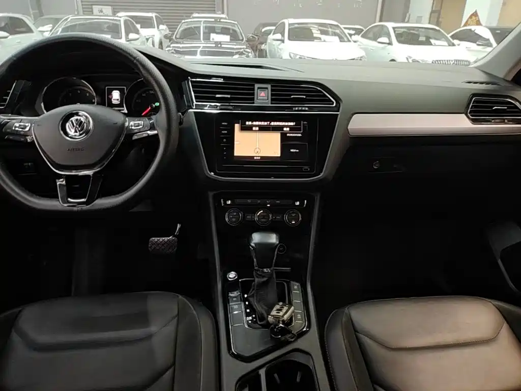 Volkswagen Tiguan L 2020 — фото 14