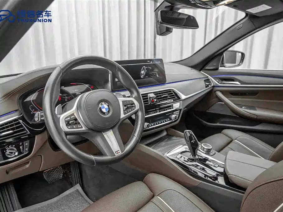 BMW 5 Series 2022 — фото 12