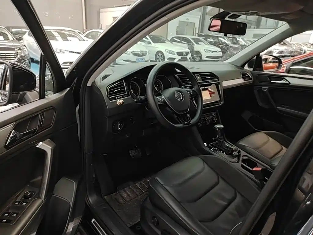 Volkswagen Tiguan L 2020 — фото 15