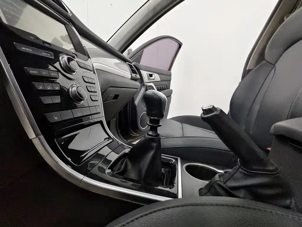 Haval H2 2015 — фото 12