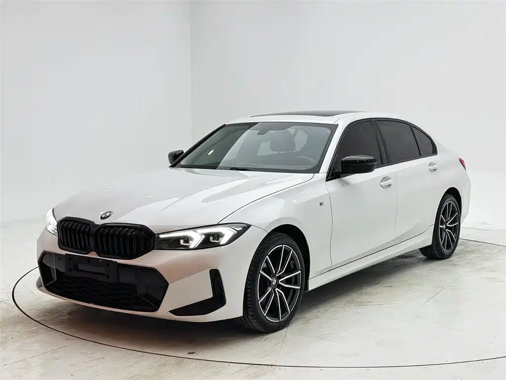 BMW 3 Series 2022 — фото 1