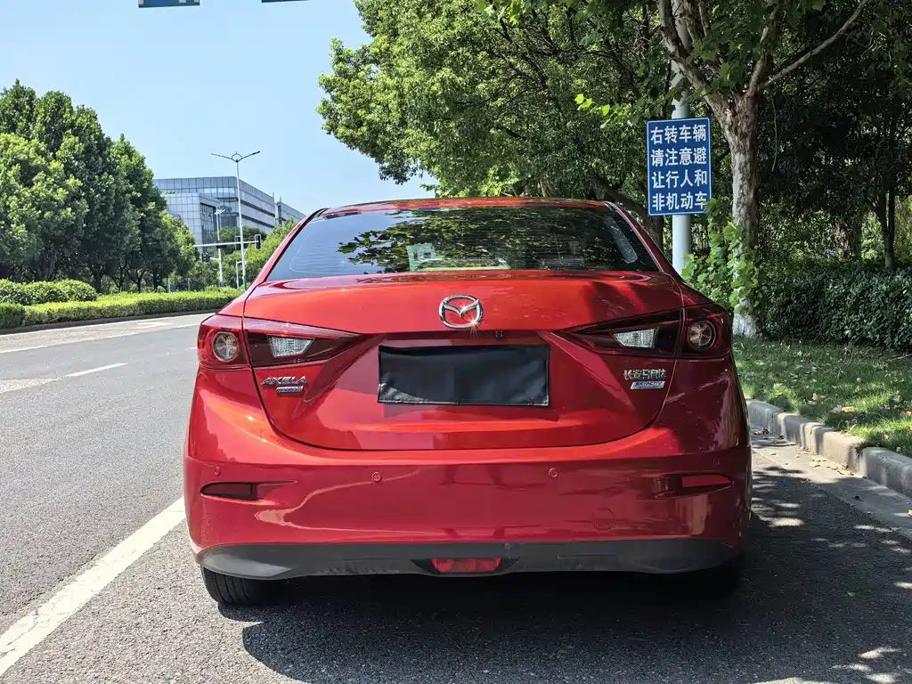 Mazda 3 Axela 2016