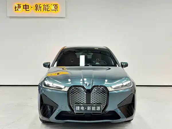 BMW iX M60 2024