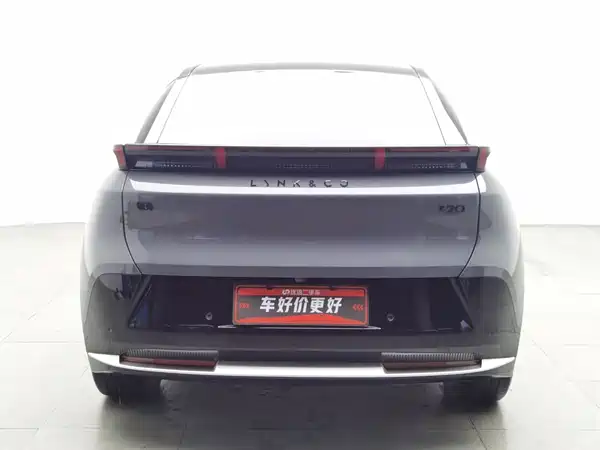 Lynk & Co Z20 2024