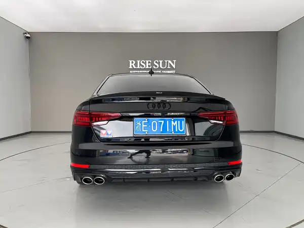 Audi A4L 2019