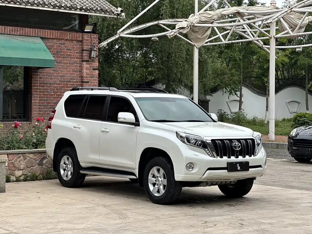 Toyota Prado 2015 — фото 3
