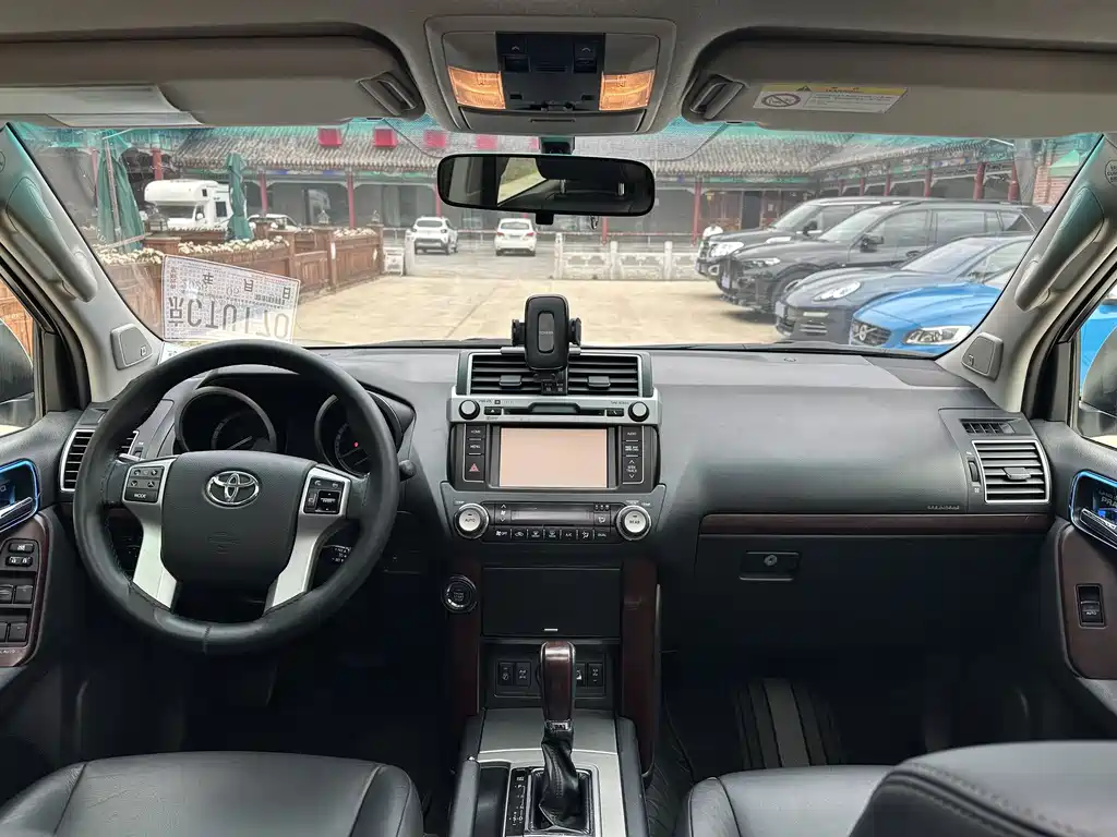 Toyota Prado 2015 — фото 22