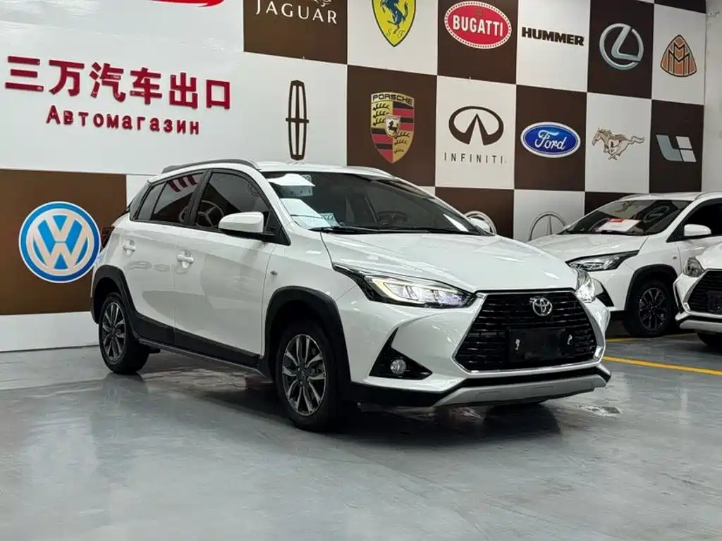 Toyota Yaris L 2023
