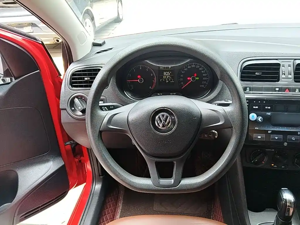 Volkswagen Polo 2018 — фото 11
