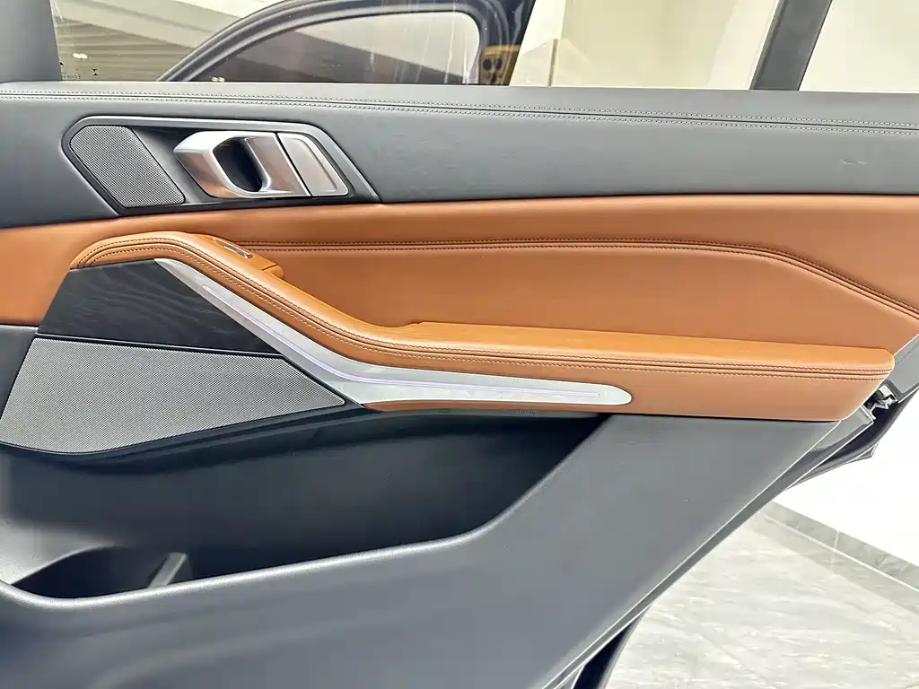 BMW X7 2021 — фото 26