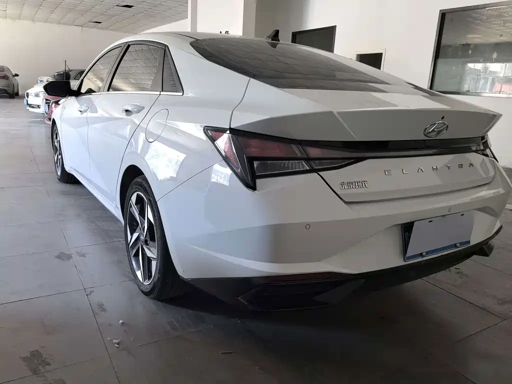 Hyundai Elantra 2023