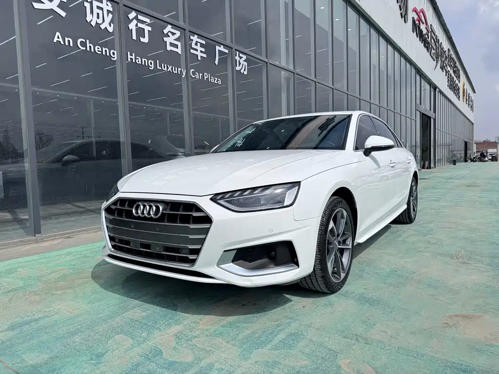 Audi A4L 2021 — фото 1