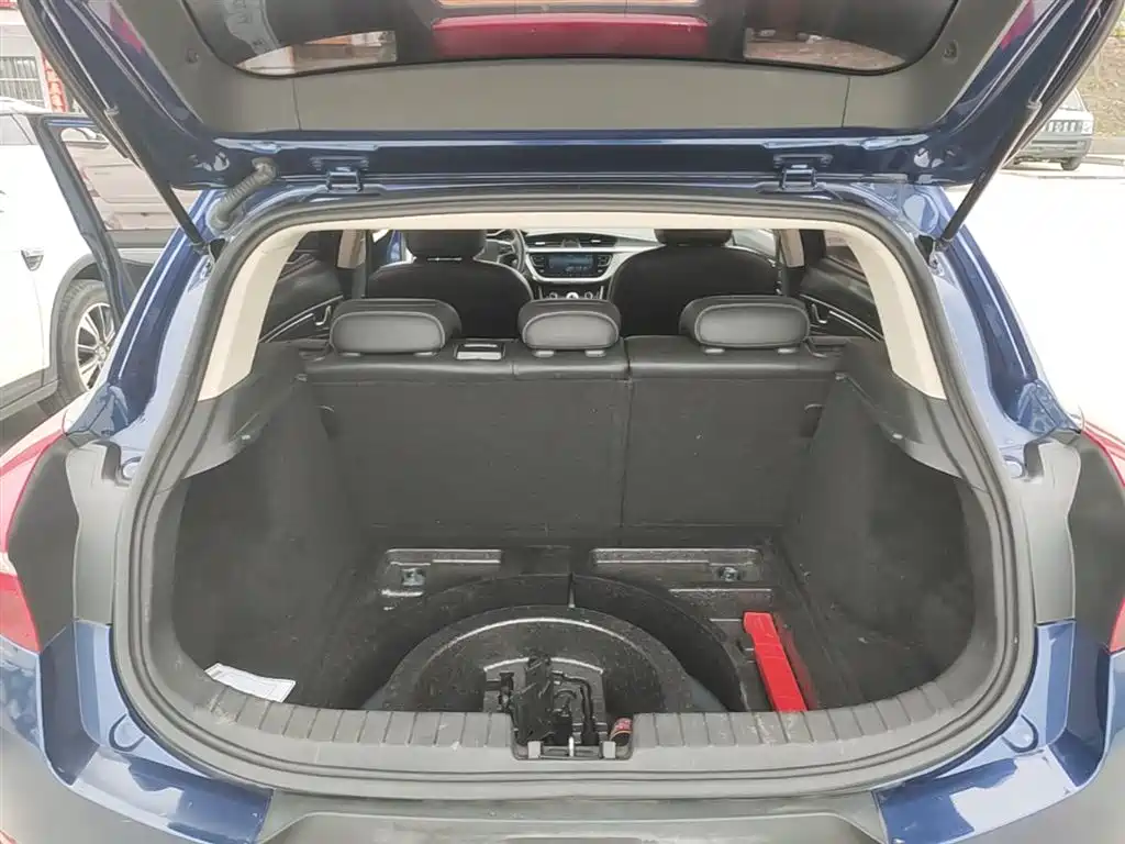 Geely Emgrand GS 2018 — фото 19