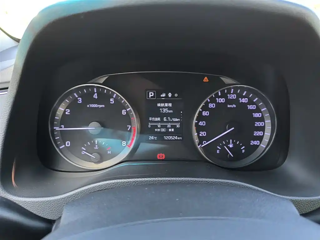 Hyundai Elantra 2018 — фото 12