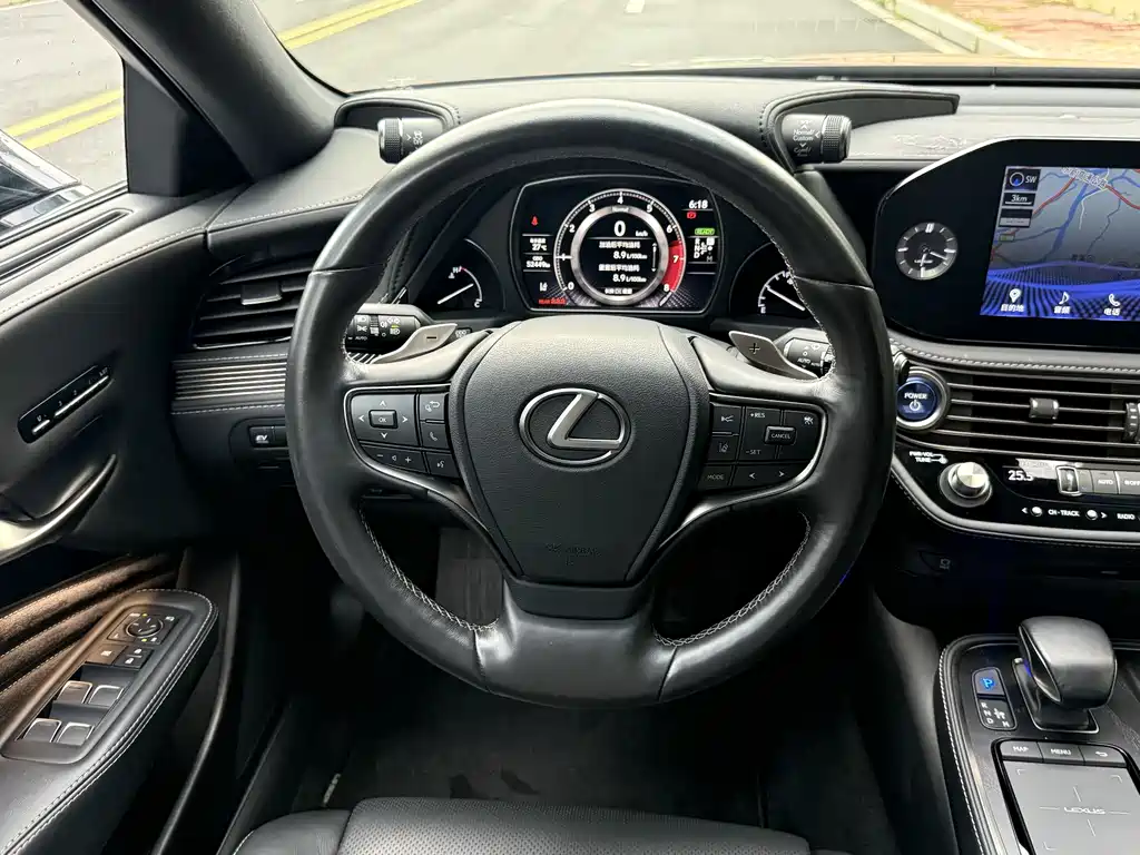 Lexus LS 2021 — фото 13