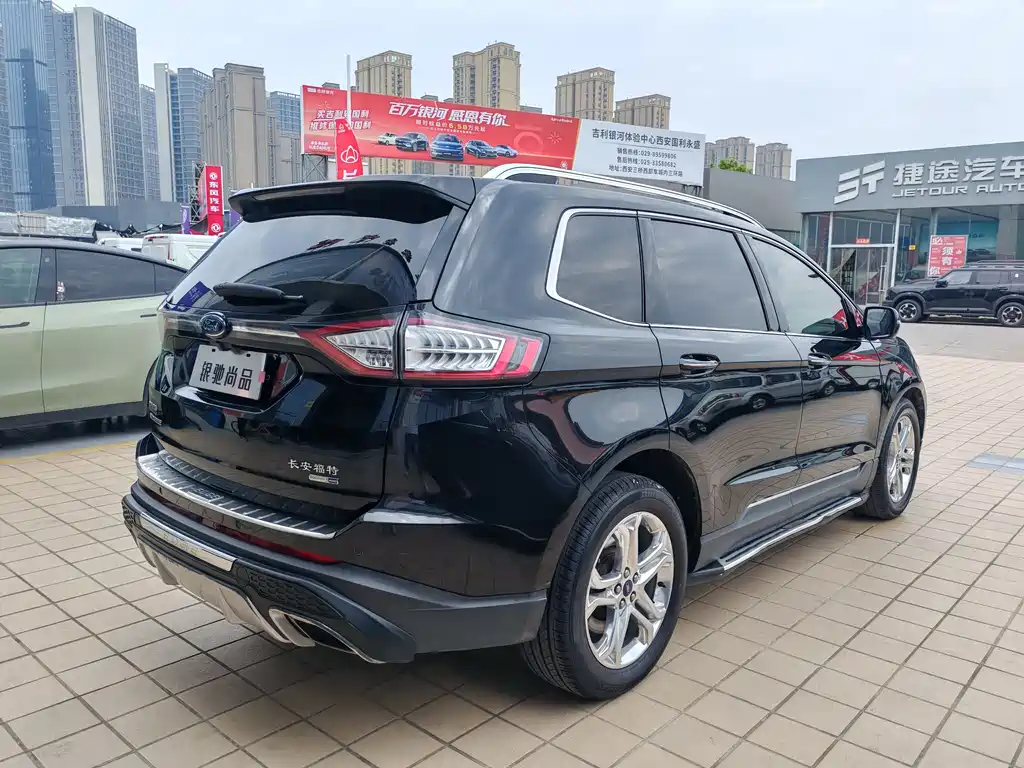 Ford Edge 2016 — фото 11