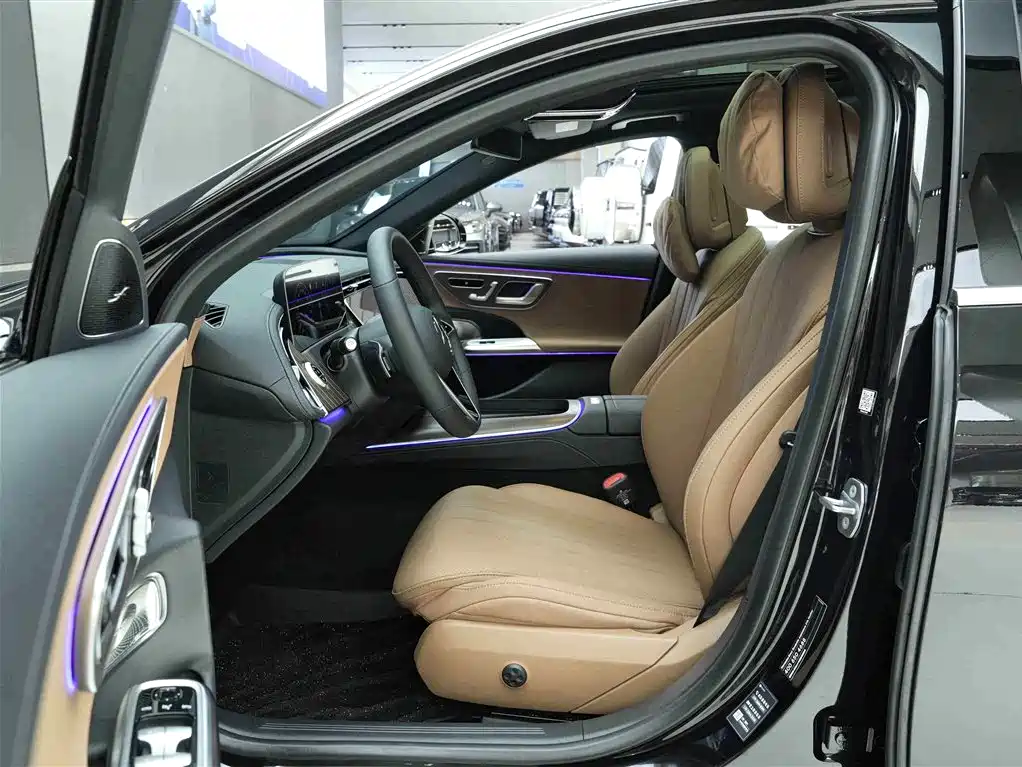 Mercedes-Benz E-Class 2025 — фото 11